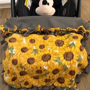 Sunflower Print Blanket with Gray Trim